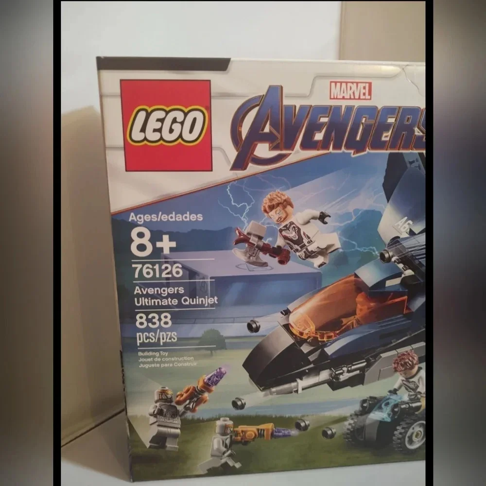 Lego Marvel Avengers 76126 Avengers Ultimate Quinjet NWT Building Toy Set